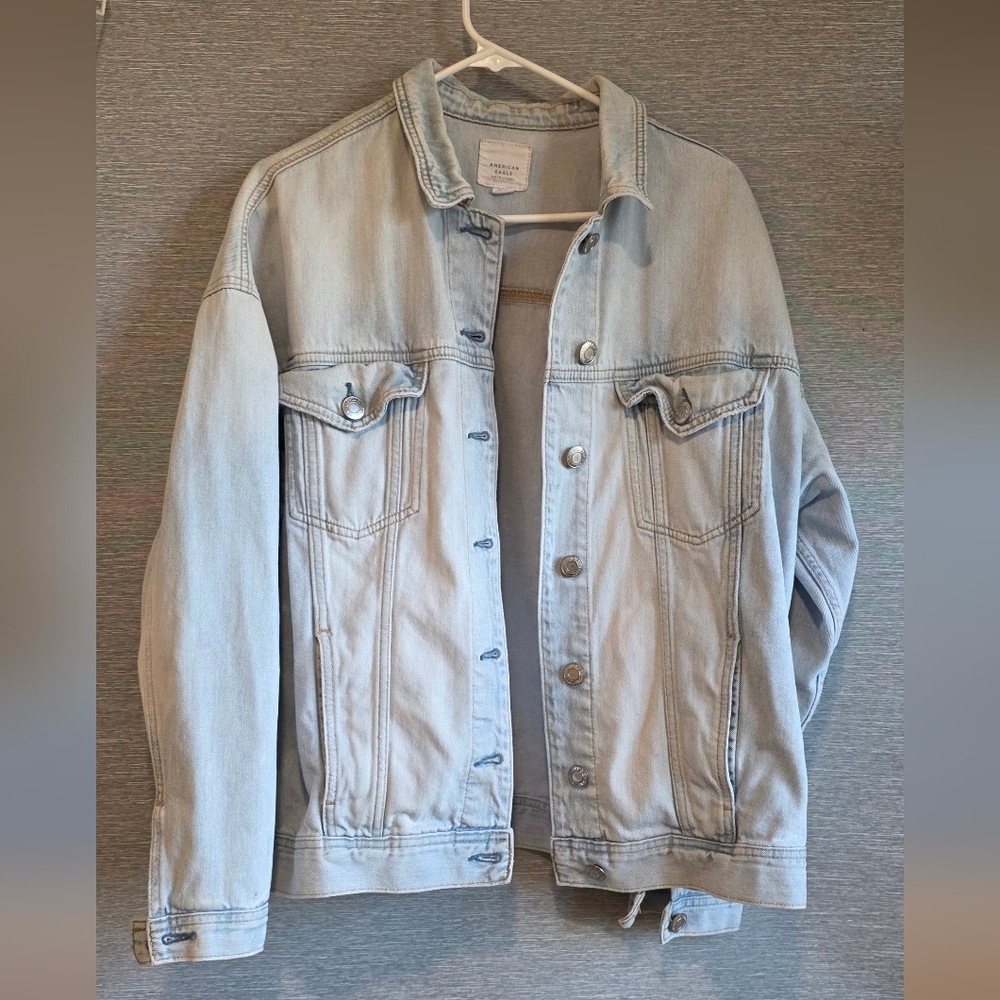 American Eagle Outfitters Light Wash Denim Jacket
